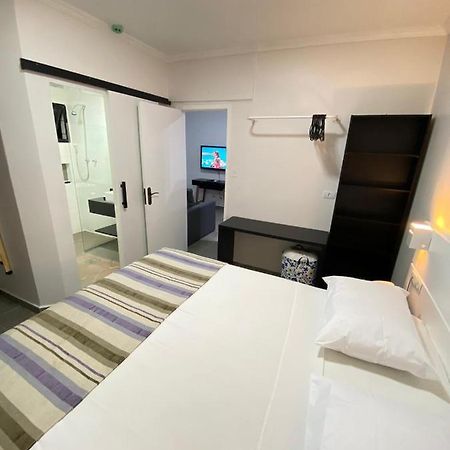 Flat - Acomoda Ate 4 Hospedes - Bairro Do Gonzaga - Santos Sp Ngoại thất bức ảnh