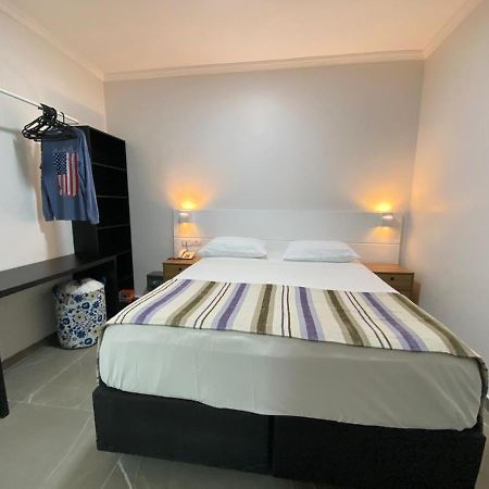 Flat - Acomoda Ate 4 Hospedes - Bairro Do Gonzaga - Santos Sp Ngoại thất bức ảnh