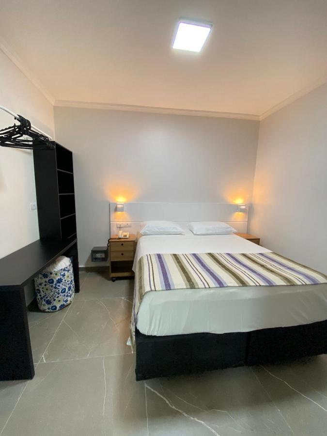 Flat - Acomoda Ate 4 Hospedes - Bairro Do Gonzaga - Santos Sp Ngoại thất bức ảnh