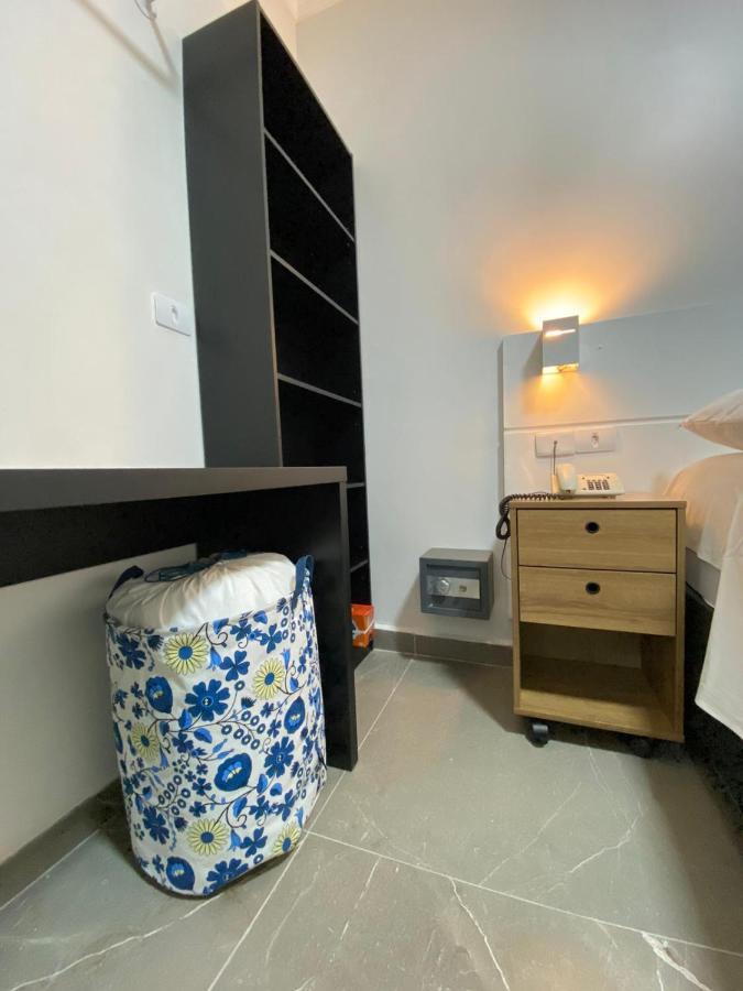 Flat - Acomoda Ate 4 Hospedes - Bairro Do Gonzaga - Santos Sp Ngoại thất bức ảnh