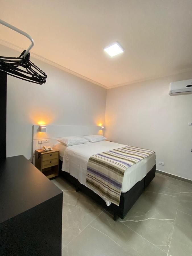 Flat - Acomoda Ate 4 Hospedes - Bairro Do Gonzaga - Santos Sp Ngoại thất bức ảnh