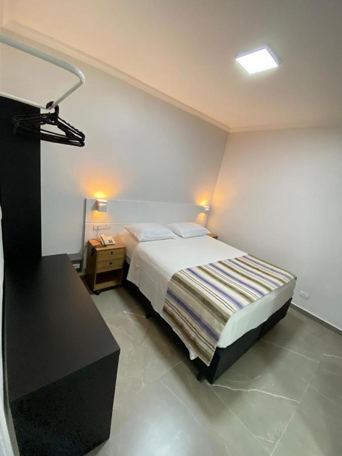 Flat - Acomoda Ate 4 Hospedes - Bairro Do Gonzaga - Santos Sp Ngoại thất bức ảnh